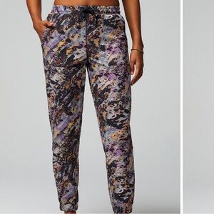 Fabletics Joggers Size L regular